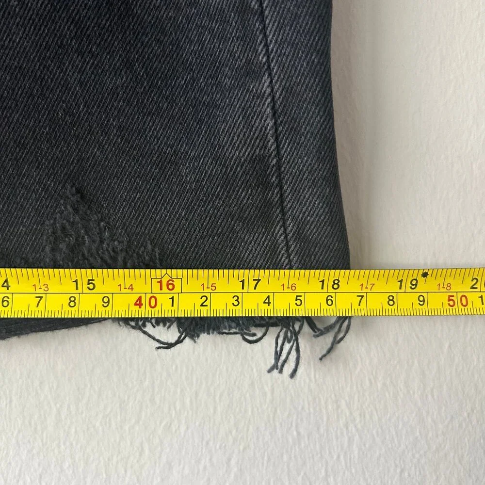 AGOLDE Parker Raw Hem Black Distressed Denim Mini Skirt Women's Size 25 - Picture 8 of 9